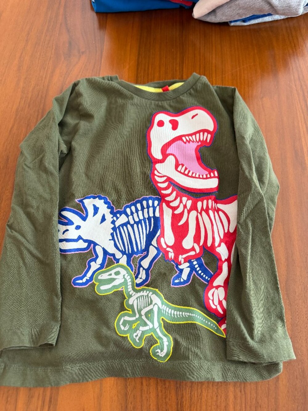 Mini Boden Boys Glow in the Dark Dinosaur Long Sleeved T / Size 5-6